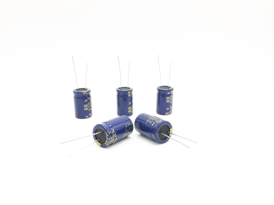 Αργίλιο ελαφρύς πυκνωτής ISO9001 RoHS 13x20MM των οδηγήσεων 330UF80V