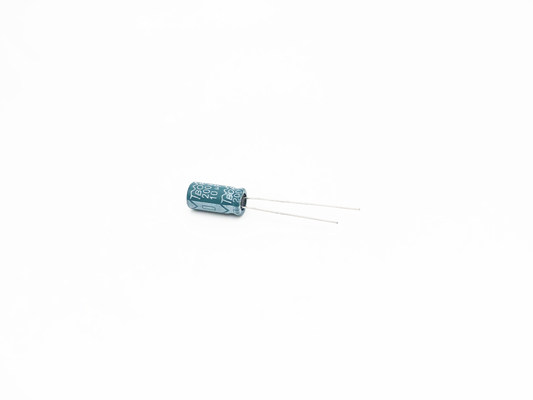 Χαμηλοί ESR RoHS ηλεκτρολυτικοί πυκνωτές 8X16MM πυκνωτής 10UF 200V