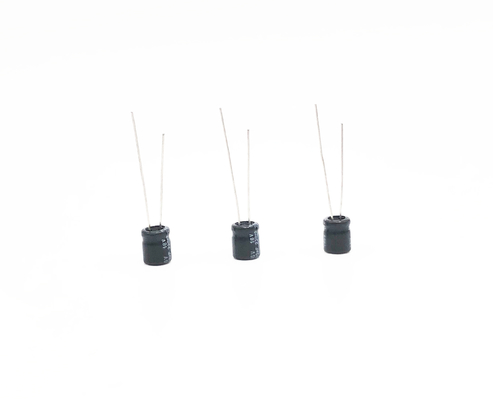 Ακτινωτός μικροσκοπικός πυκνωτής 220UF16V 6.3X11mm μολύβδου